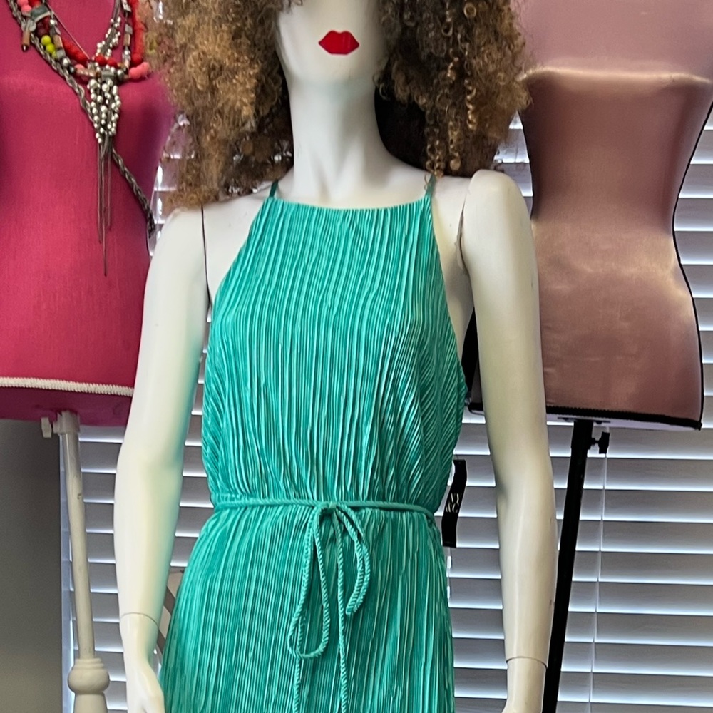 Dress - Picture 4 of 4